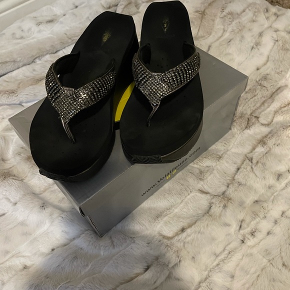 Volatile sandals with silver rhinestones size 8